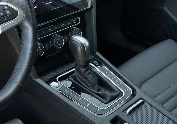 Volkswagen Passat cena 159999 przebieg: 45518, rok produkcji 2020 z Sieniawa małe 596